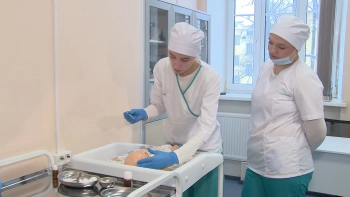 Александр Беглов: Восемь новых кабинетов подготовки Медицинского колледжа имени Бехтерева помогают будущим медсестрам получить профессиональный опыт до окончания обучения