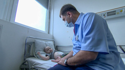 Хирурги Первого медицинского университета спасли малыша с редкой нейробластомой