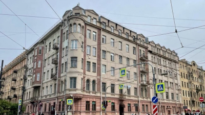 Дом с мозаичной мастерской художника Фролова на Васильевском острове признали региональным памятником