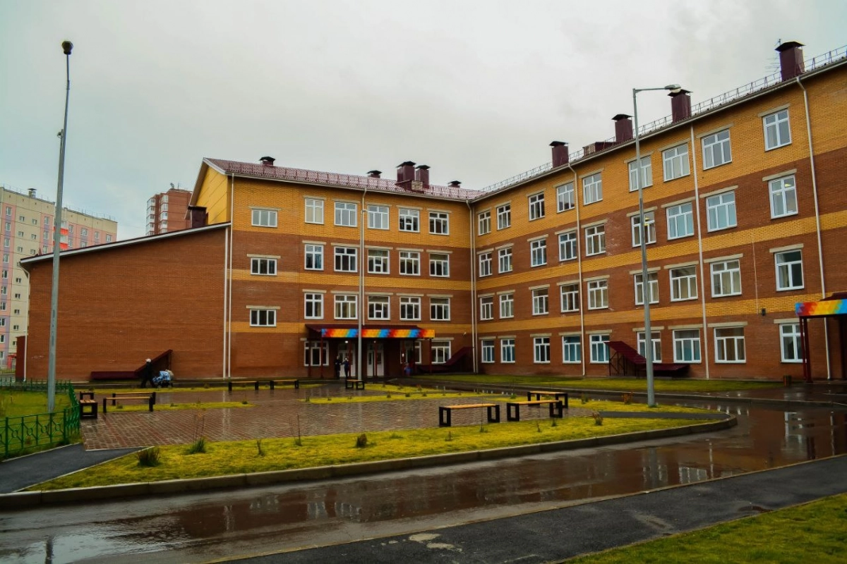 В Красноярске девочка напала на одноклассников с молотком и подожгла класс: что известно о происшествии в школе - tvspb.ru