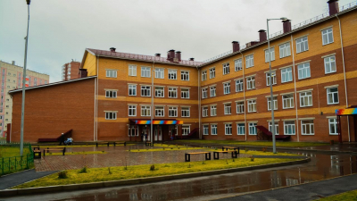 В Красноярске девочка напала на одноклассников с молотком и подожгла класс: что известно о происшествии в школе