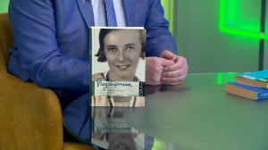 Читательская карта: «Подстрочник» Лилианны Лунгиной. «Гильденстерн и Розенкранц мертвы» Тома Стоппарда и КАННонический путеводитель «Прогулки по Петербургу» Павла Канна