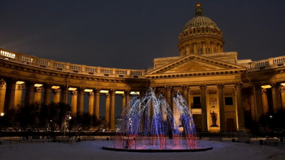 Световые фонтаны в Нахимовском и Казанском скверах окрасятся в цвета триколора 20 и 23 февраля