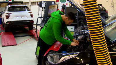 Александр Беглов: Петербург последовательно развивает программы временного трудоустройства подростков