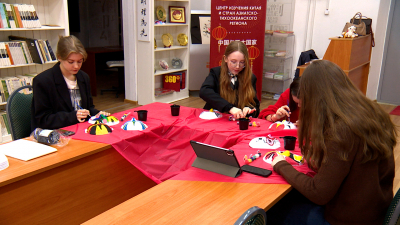 Танец дракона и чайные церемонии: как студенты СПбГЭУ отметили Китайский Новый год