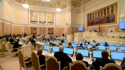 Итоги работы петербургской полиции и увековечение памяти жертв геноцида: что обсудят на заседании ЗакСа 18 февраля