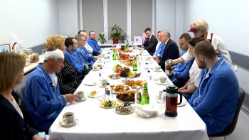 Александр Беглов пообщался с бойцами СВО, которые проходят лечение в НИИ имени Джанелидзе