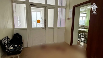 СК опубликовал видео с места ЧП в школе Александровска