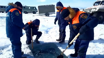 Девять ушли под лед на «УАЗе», выжил только один: в Иркутской области задержали координатора нелегальных туров