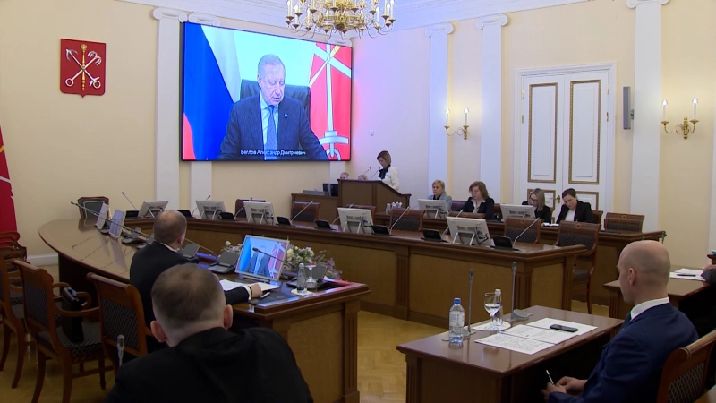 Социальная поддержка, развитие массового спорта: какие вопросы вошли в рабочую повестку Александра Беглова на уходящей неделе