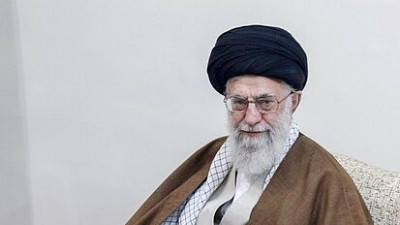 Хаменеи жив, его зять и невестка погибли во время атаки на Тегеран