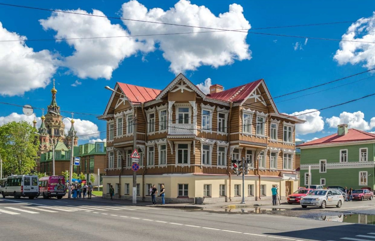 У дворцов и парков: В Петергофе на торги выставили старинную усадьбу Хрущева - tvspb.ru