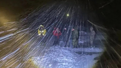 Со льда Финского залива спасли 19 рыбаков: часть из них взял на борт ледокол