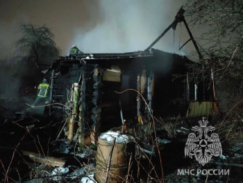 В результате пожара на 230 кв. м. в деревне Котлы погиб мужчина