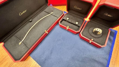 Сумочка с секретом: российские туристы привезли из Дубая Cartier на 5 млн рублей без декларации