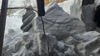 В Казани из-за полутораметровой толщи снега обрушилась крыша жилой пятиэтажки: что произошло