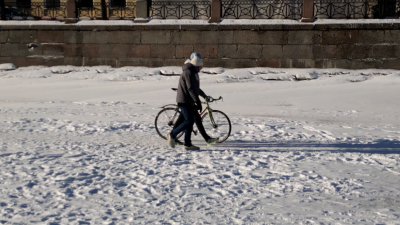 Опасно для жизни: в МЧС напомнили о запрете гулять по льду Невы и других водоемов