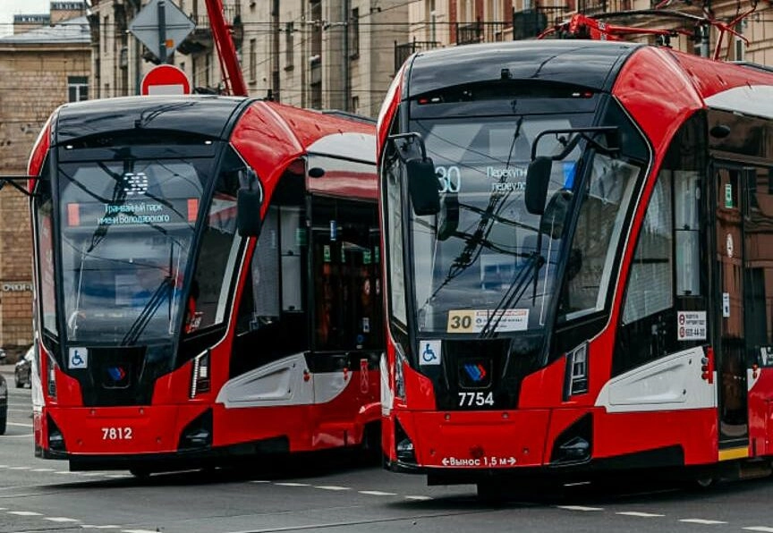 Александр Беглов: Получили все 111 новых низкопольных трамваев для нашего парка - tvspb.ru