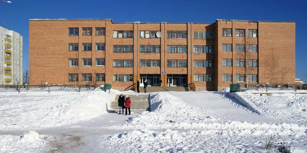 Второе нападение за день: школьница в Красноярском крае хотела пырнуть учителя за замечание - tvspb.ru
