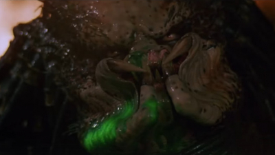 «Хищник» — в опасности: петербуржец потребовал убрать «сатанинское* чудовище с гитарой» в Клочковом переулке