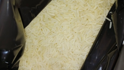 В Петербург не пустили 260 тонн риса без документов