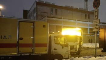 На Сиреневом бульваре ограничили движение из-за коммунальной аварии