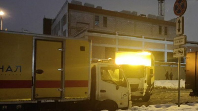 На Сиреневом бульваре ограничили движение из-за коммунальной аварии