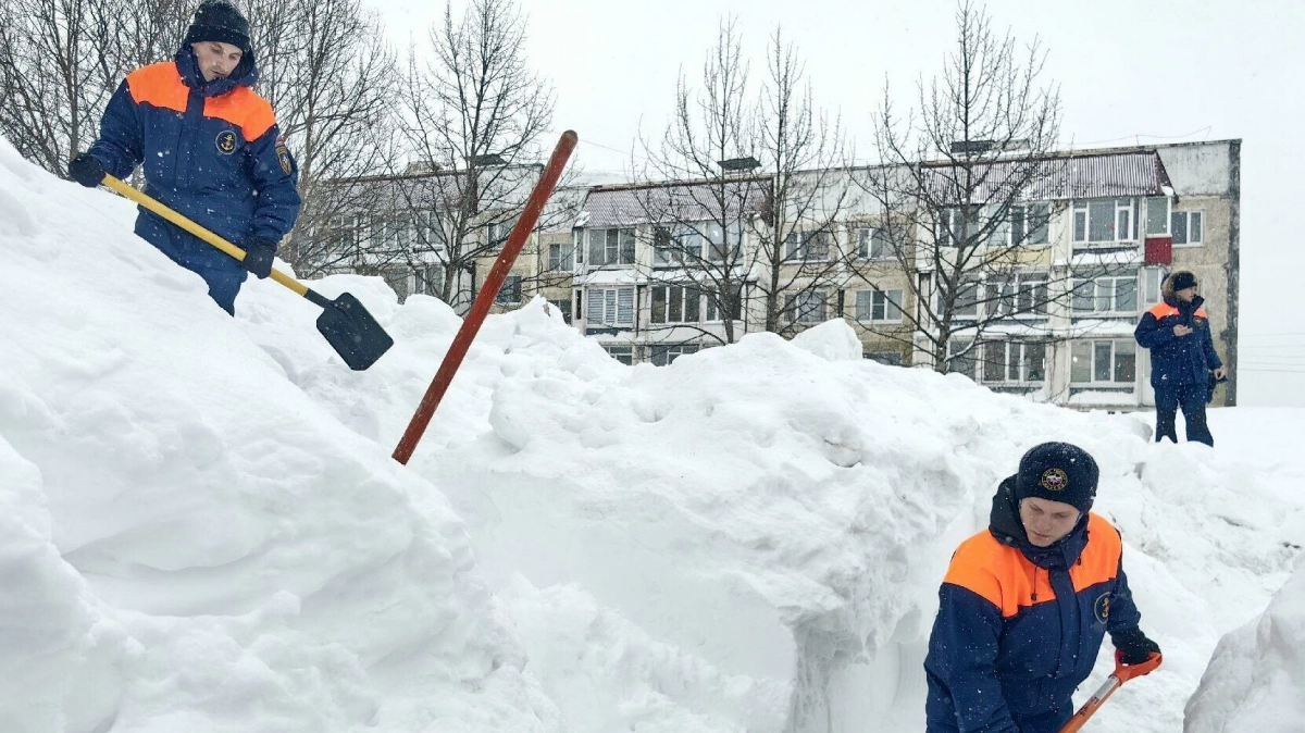 Жители Петропавловска-Камчатского ходят по городу по снежным тоннелям - tvspb.ru
