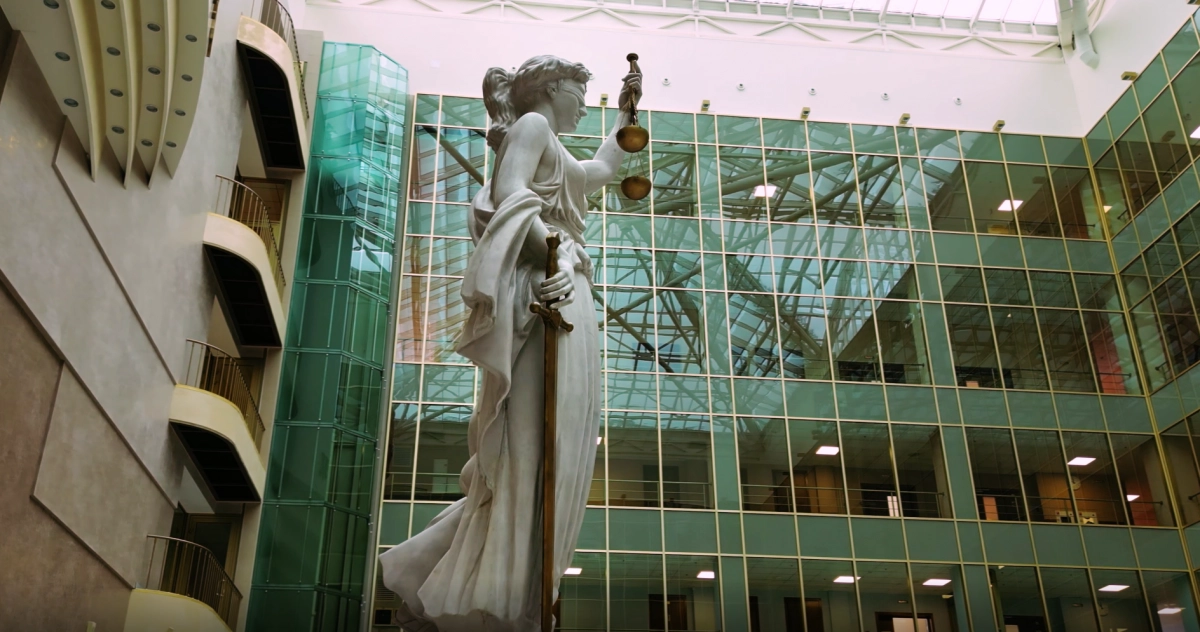 Инспектор из Петербурга брал взятки за «крышу» нелегальных кофе‑точек: суд вынес приговор - tvspb.ru