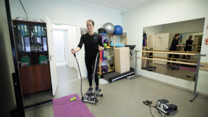 Эффективная тренировка, не выходя из дома. Как организовать занятие на мини-степперах с пользой для фигуры?