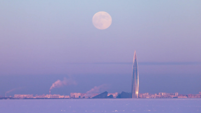 «Снежная луна» осветила Петербург: как и где поймать волшебство в эти дни