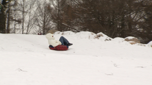 Ледянка вместо «ватрушки». Катаемся с горок, соблюдая правила безопасности