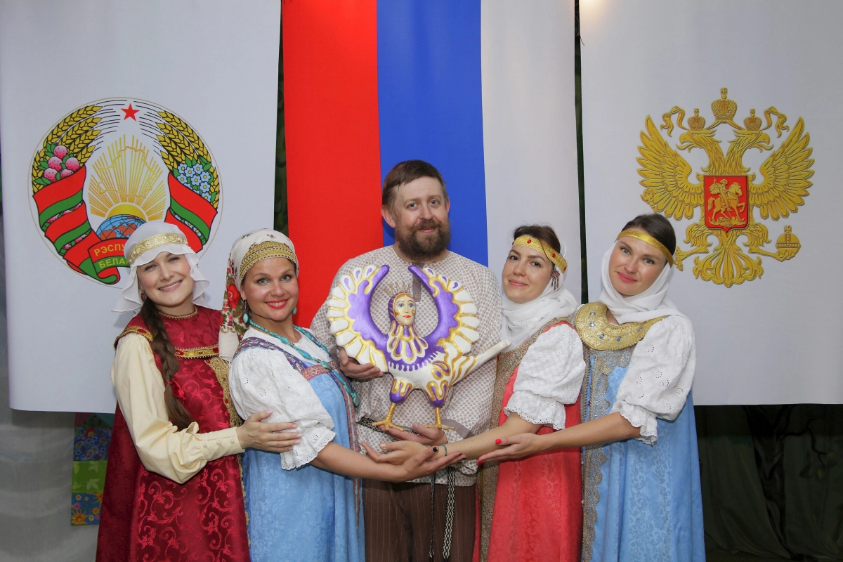 Театр «Сказкин Дом» представит спектакль «Волшебная птица Дружба» - tvspb.ru