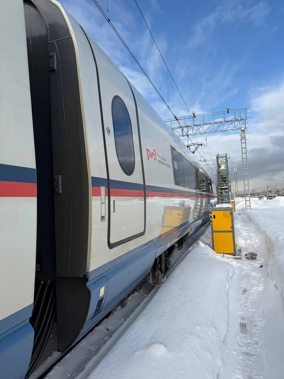 Задымление в «Сапсане» Петербург—Москва: причиной стала поломка зарядки пассажира - tvspb.ru