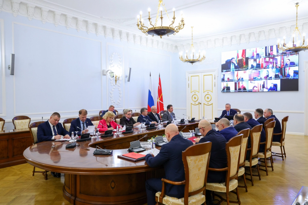 Александр Беглов: В прошлом году в Петербурге ликвидировано 11 нарколабораторий и 30 интернет-магазинов по сбыту наркотиков - tvspb.ru