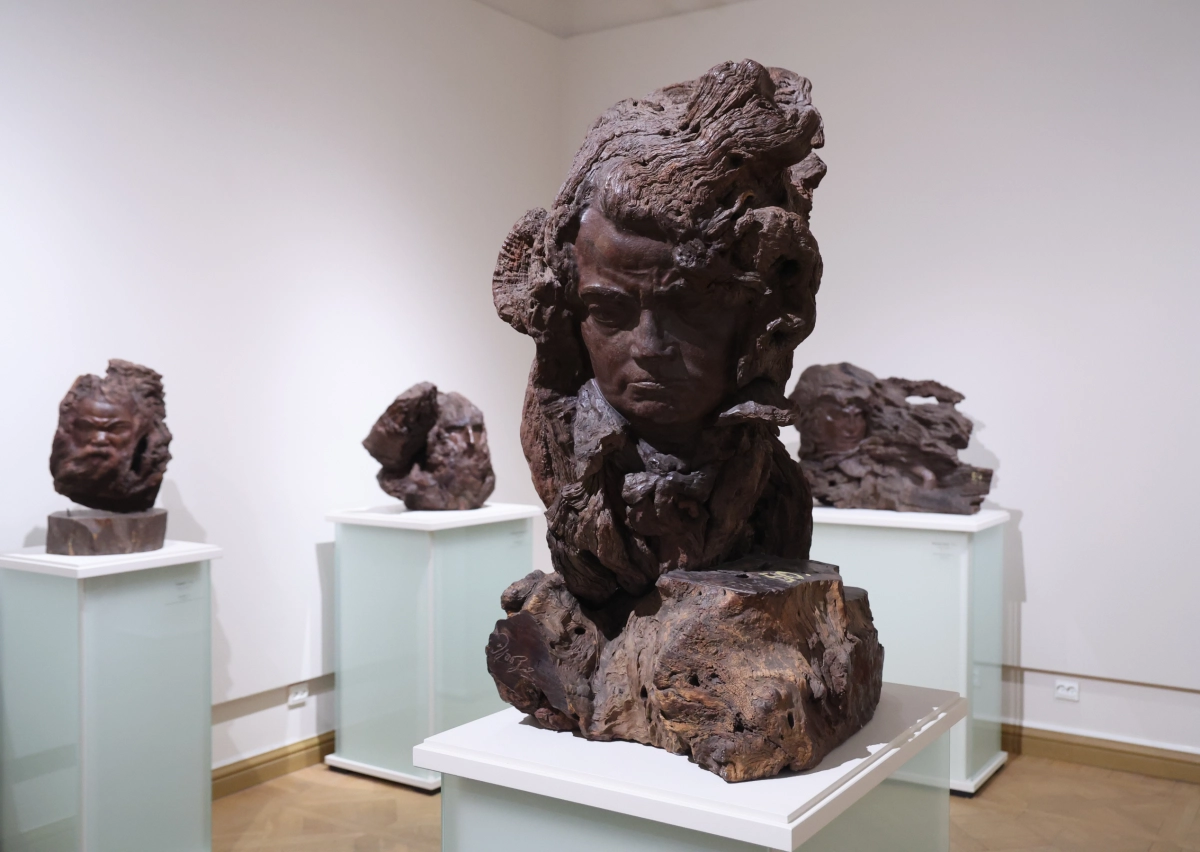 Александр Беглов принял участие в открытии выставки «Степан Эрьзя – скульптор мира» в Михайловском замке - tvspb.ru