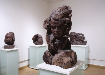 Александр Беглов принял участие в открытии выставки «Степан Эрьзя – скульптор мира» в Михайловском замке