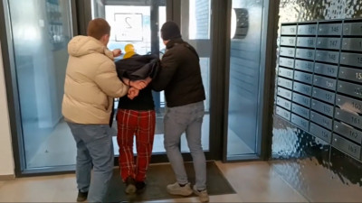 Ждали обыск, но пришли воры с кувалдой: полиция задержала второго участника кражи сейфа с 3,5 млн рублей с Карповки