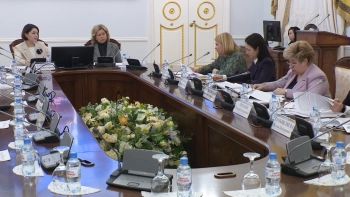 В Смольном обсудили программу помощи социальным сиротам: в совещании приняла участие Наталья Чечина