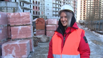 Врач, профессор и машинистка крана: петербурженки рассказали о любимой работе