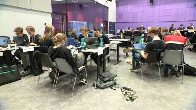 Школьники соревнуются в виртуальной реальности: в ИТМО начался финал Национальной технологической олимпиады