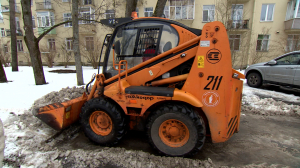 Уборка во дворах Петродворцового района