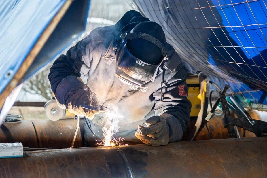 «Теплосеть» заменит более 2 км старых труб на Пражской улице - tvspb.ru