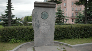 Памятник Меншикову на площади Лихачёва: уместно ли это?