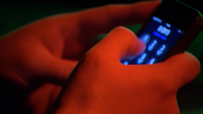 Угрозы и шантаж: как мошенники вербуют подростков