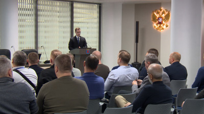 Участники программы «Время героев Санкт-Петербурга» знакомятся с системой государственного и муниципального управления