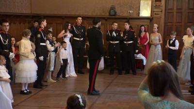 Котильон и берлинская полька: в Доме композиторов прошел кадетский бал