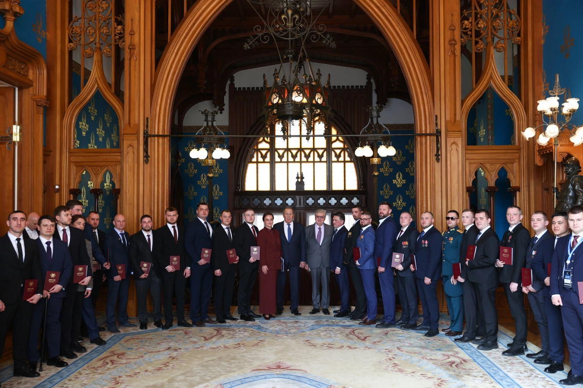 Ветеранам СВО – участникам программы переподготовки МГИМО – вручили дипломы - tvspb.ru