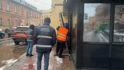 На Инженерной улице демонтировали незаконную пристройку к историческому зданию