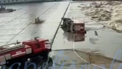 В Пулково во время плановых учений опрокинулась пожарная машина